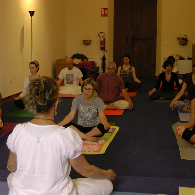 ok yoga students starting yoga class